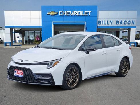 Used 2024 Toyota Corolla SE image 1