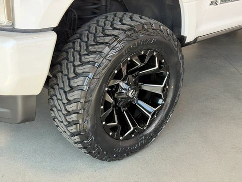 Used 2017 Ford F350 Platinum w/ Platinum Ultimate Package AWD/4WD image 8