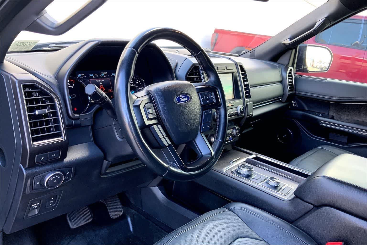 Used 2019 Ford Expedition Limited AWD/4WD image 2