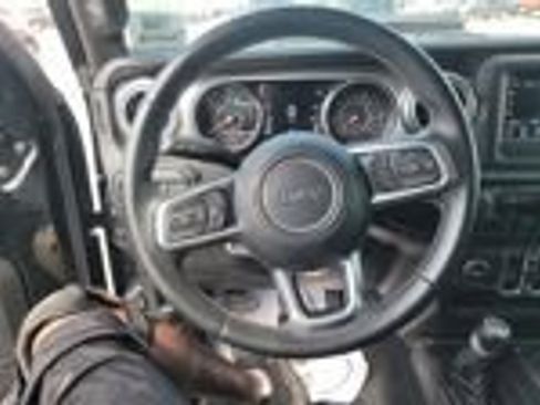 Used 2019 Jeep Wrangler Unlimited Sahara AWD/4WD image 7