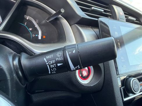Used 2018 Honda Civic EX image 26