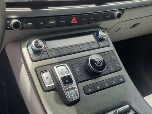 Used 2024 Hyundai Palisade SEL FWD image 13
