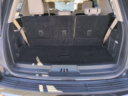 Used 2024 Ford Expedition Limited AWD/4WD image 32