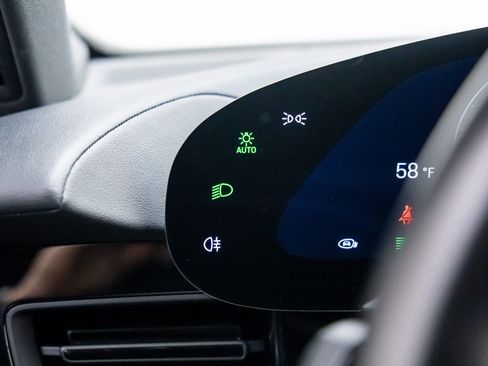 Used 2021 Porsche Taycan 4S image 20