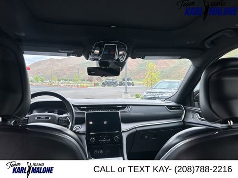 Used 2021 Jeep Grand Cherokee L Overland w/ Luxury Tech Group IV AWD/4WD image 21
