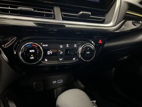 Used 2025 Chevrolet Trax ACTIV w/ Driver Confidence Package FWD image 16