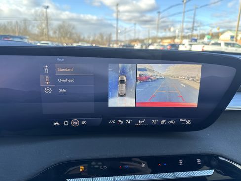 Used 2025 Buick Enclave Preferred image 27