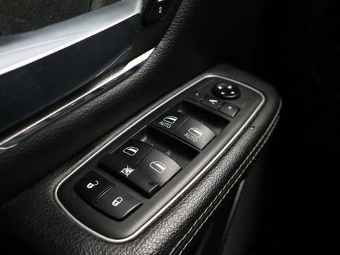 Used 2021 RAM 1500 Laramie AWD/4WD image 16