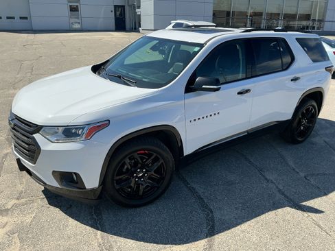 Certified 2021 Chevrolet Traverse Premier w/ Redline Edition AWD/4WD image 6