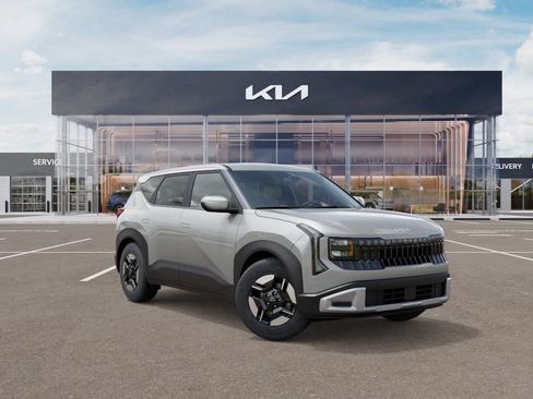 New 2027 Kia Seltos LX FWD image 8