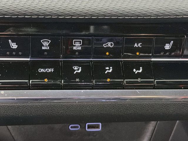 Used 2026 Chevrolet Equinox LT AWD/4WD image 25