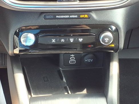 Used 2025 Ford Escape Platinum AWD/4WD image 18
