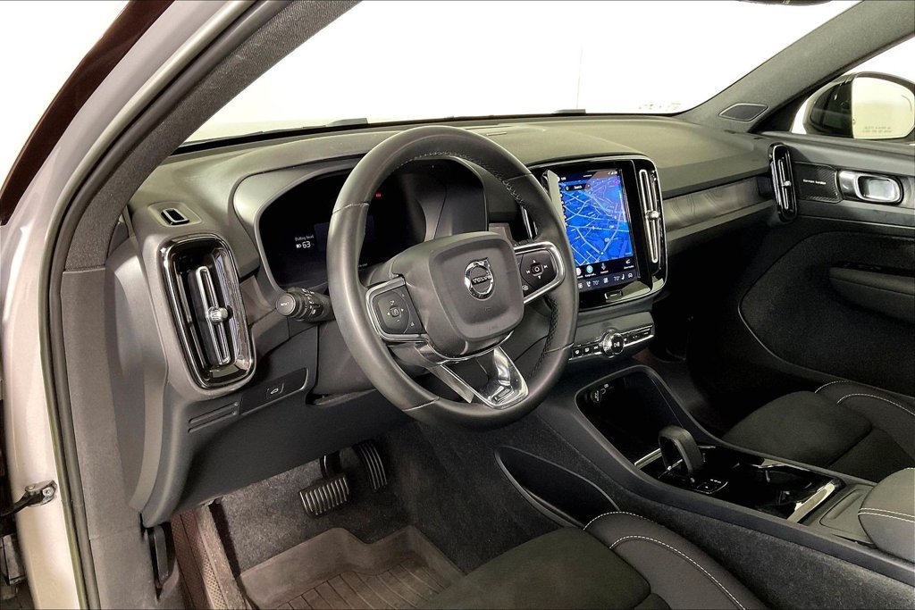 Used 2023 Volvo XC40 Recharge Ultimate w/ Protection Package Premier AWD/4WD image 14