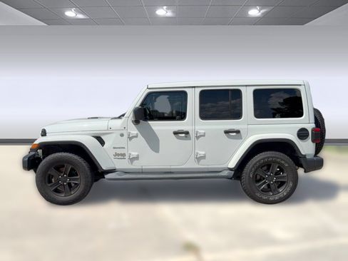 Used 2019 Jeep Wrangler Unlimited Sahara AWD/4WD image 2