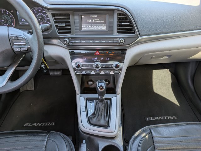 Used 2020 Hyundai Elantra SE w/ Cargo Package (C1) FWD image 7