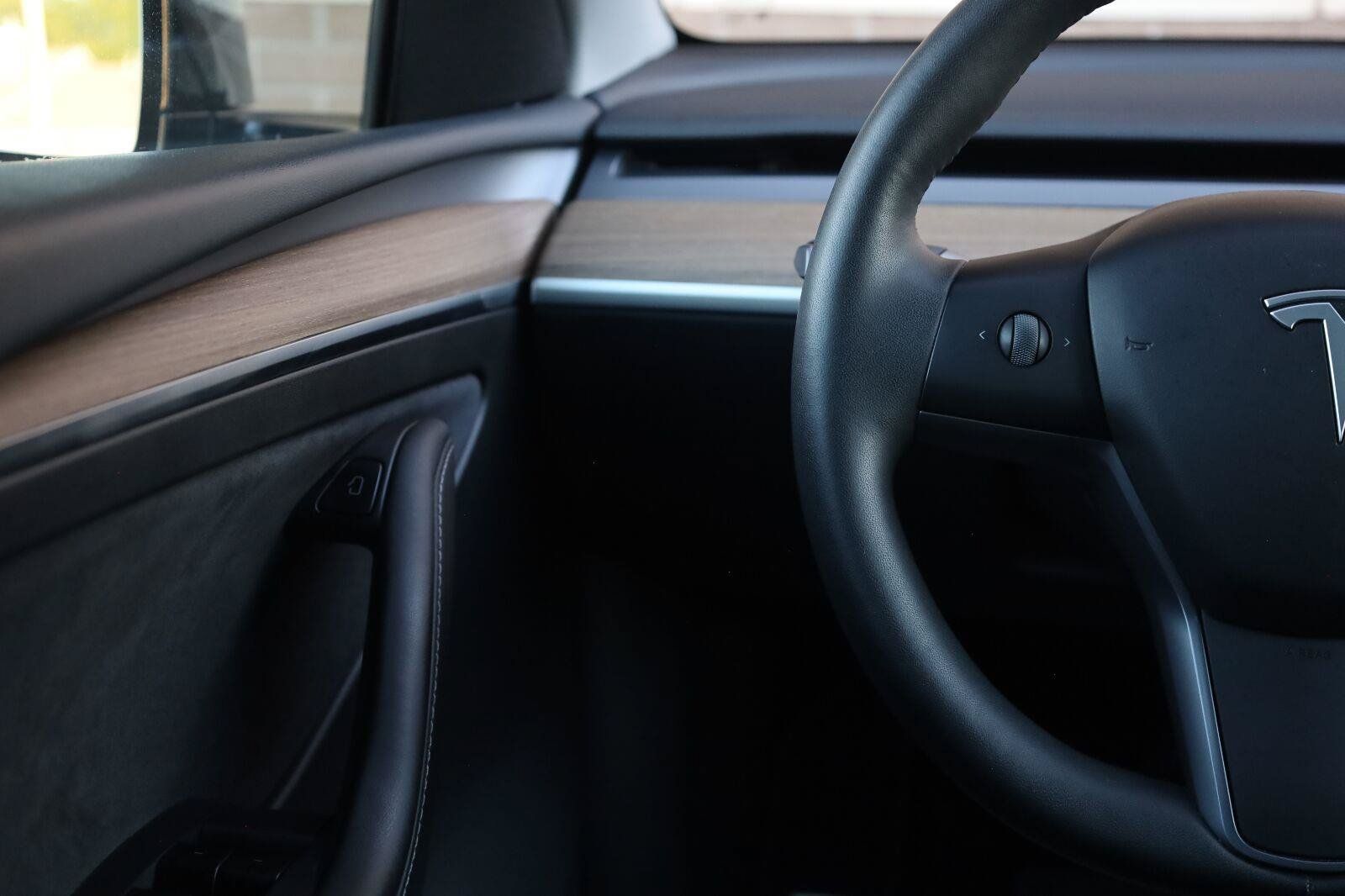 Used 2025 Tesla Model Y Long Range RWD image 32