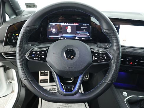 Used 2022 Volkswagen Golf R image 12