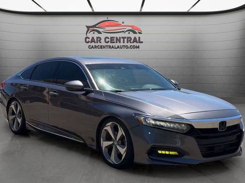 Used 2018 Honda Accord Touring image 7
