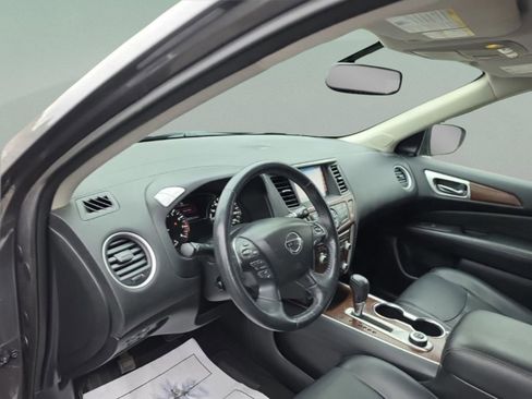 Used 2018 Nissan Pathfinder Platinum w/ Cargo Package AWD/4WD image 14