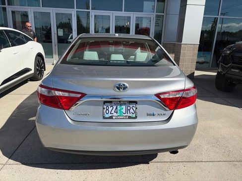 Certified 2017 Toyota Camry XLE FWD image 7
