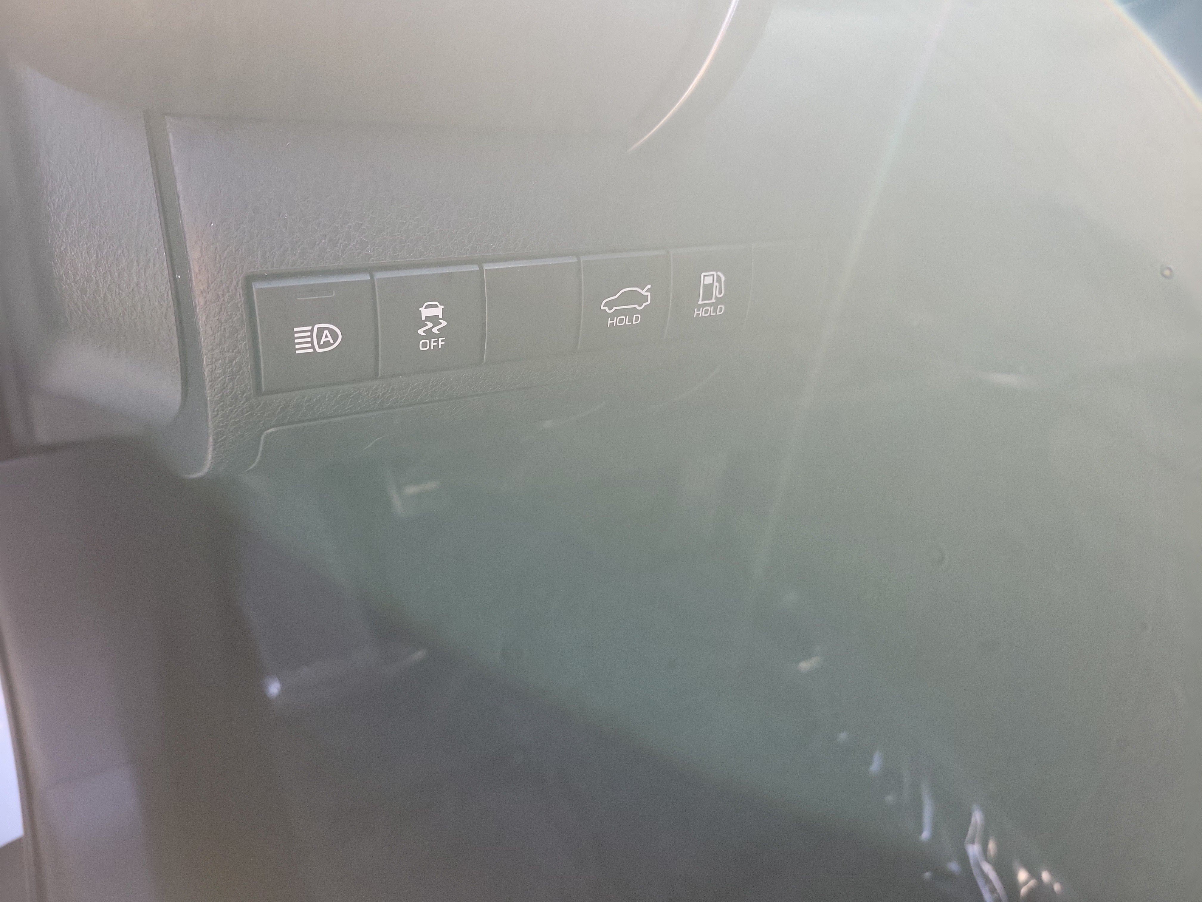 Used 2020 Toyota Camry LE FWD image 23