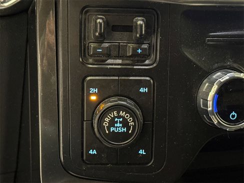 Used 2021 Ford F150 Lariat w/ Equipment Group 502A High image 29