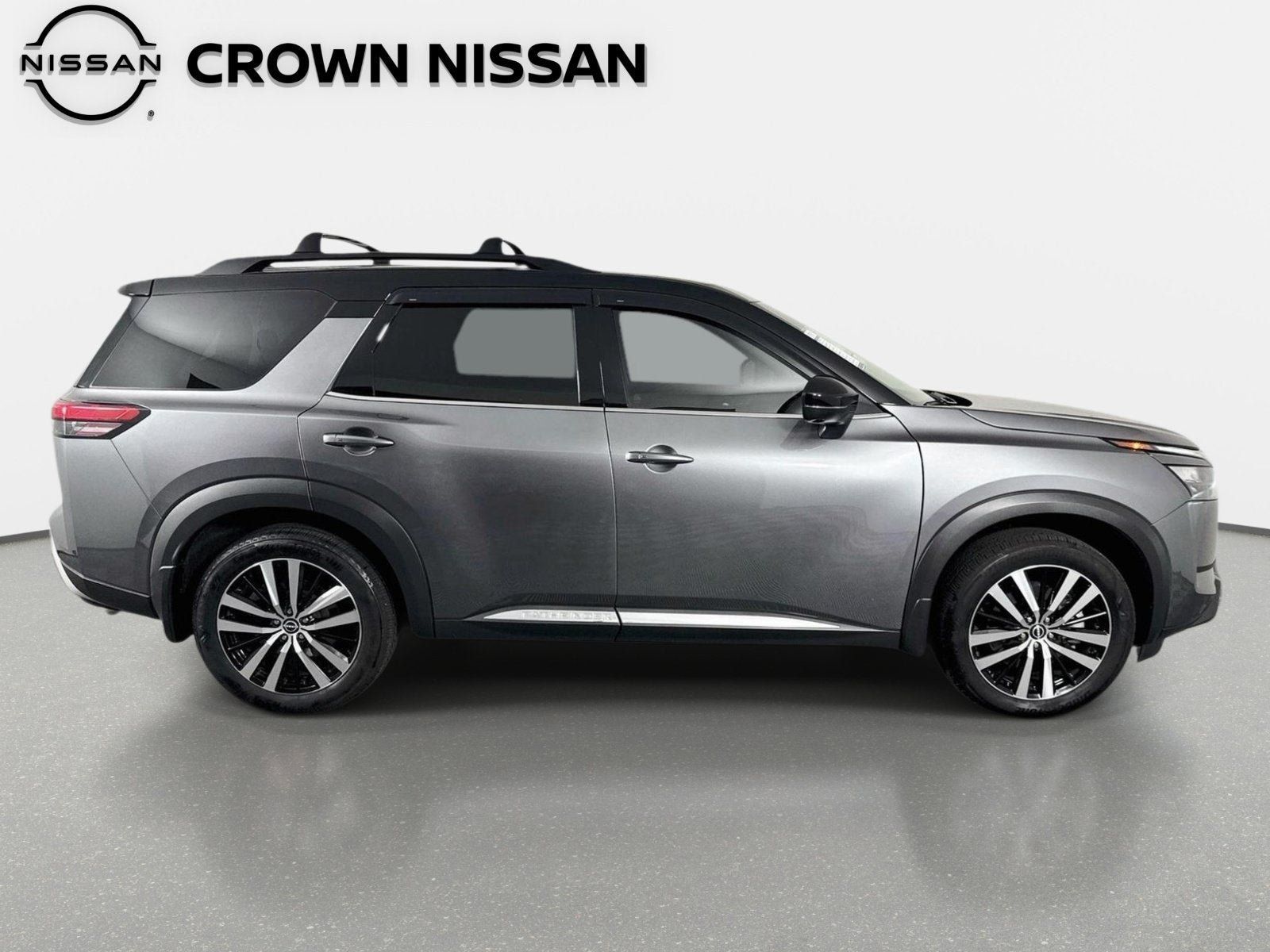 Certified 2025 Nissan Pathfinder Platinum w/ Cargo Package FWD image 4