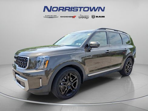 Used 2023 Kia Telluride EX X-Line AWD/4WD image 3