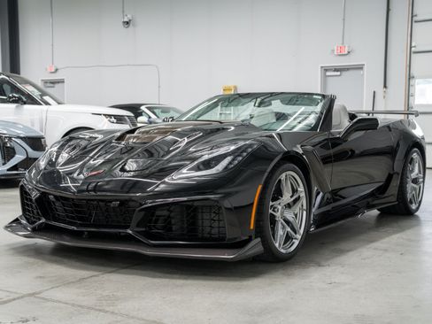 Used 2019 Chevrolet Corvette ZR1 RWD image 5