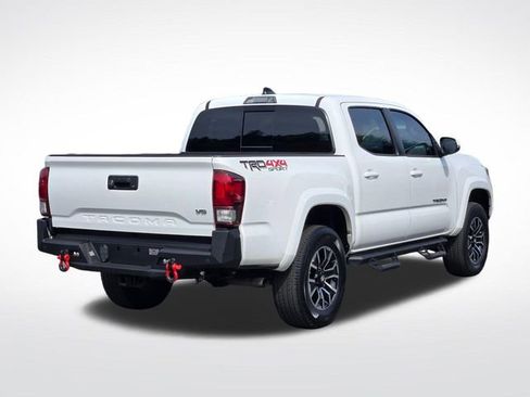 Used 2022 Toyota Tacoma TRD Sport w/ TRD Premium Sport Package AWD/4WD image 8