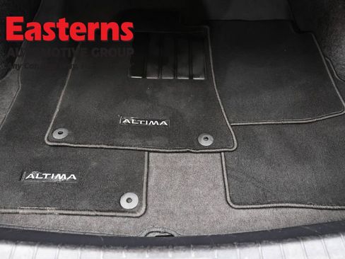 Used 2025 Nissan Altima 2.5 SV FWD image 9