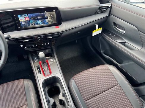 New 2025 Nissan Kicks SR image 17