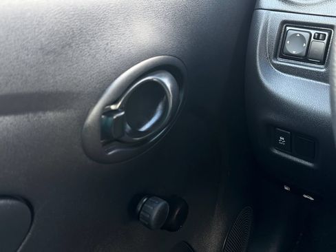 Used 2019 Nissan Versa S Plus FWD image 18