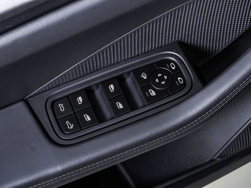 New 2026 Porsche Macan 4 Electric image 26