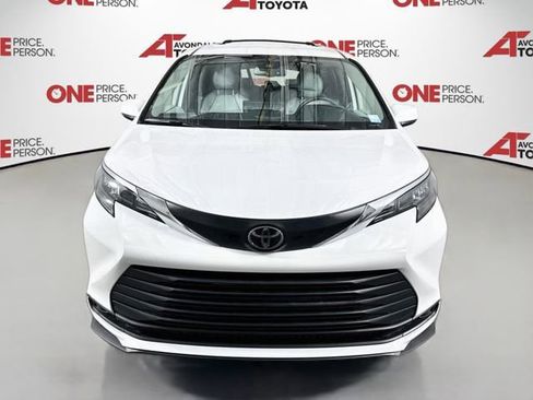 Certified 2026 Toyota Sienna LE FWD image 3
