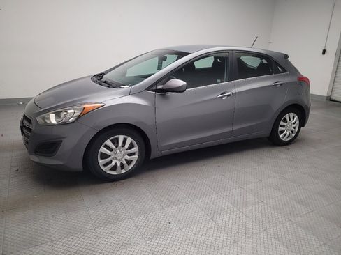 Used 2016 Hyundai Elantra GT FWD image 2
