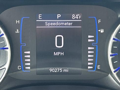 Used 2022 Chrysler Voyager LX FWD image 40