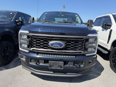 Used 2023 Ford F250 XLT w/ XLT Premium Package AWD/4WD image 3
