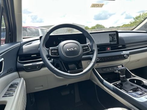 New 2026 Kia Carnival EX image 18
