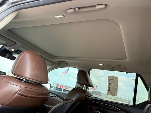 Used 2025 Honda Pilot Elite image 36