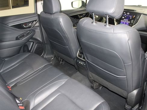 Used 2022 Subaru Outback Limited image 31