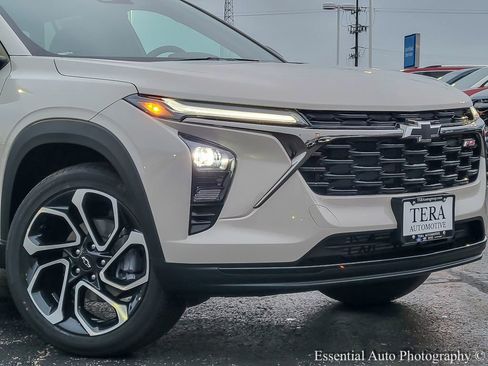 New 2026 Chevrolet Trax RS w/ Driver Confidence Package image 2