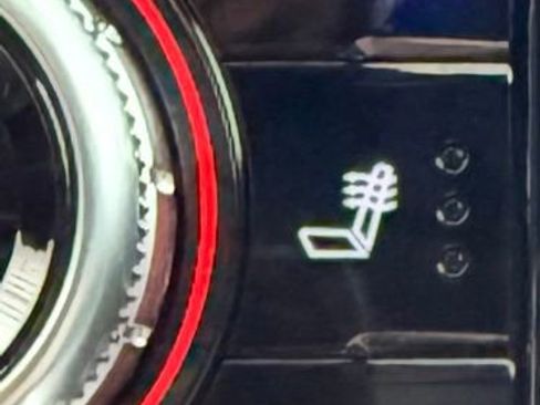 Used 2024 GMC Sierra 2500 SLT w/ SLT Premium Package image 39