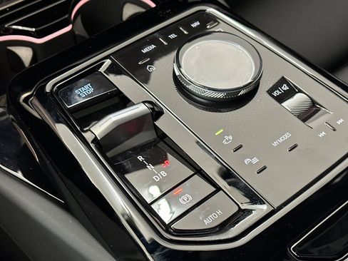 New 2026 BMW i5 eDrive40 w/ M Sport Package image 16