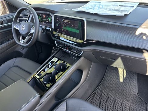 New 2026 Volkswagen Atlas Cross Sport SEL R-Line image 9