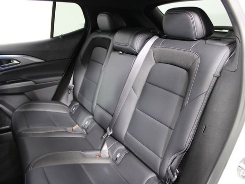 Used 2025 Chevrolet Equinox EV LT w/ Convenience Package image 24