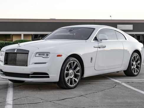 Used 2020 Rolls-Royce Wraith image 2