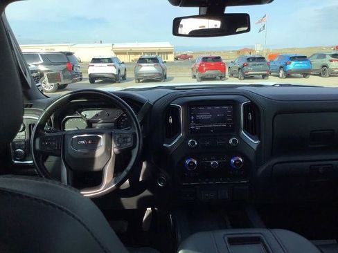 Used 2021 GMC Sierra 1500 AT4 w/ AT4 Preferred Package AWD/4WD image 14