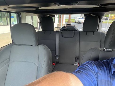 Used 2021 Jeep Wrangler Unlimited Sport image 32