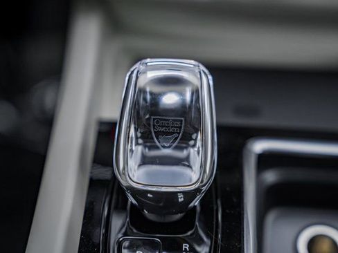 New 2026 Volvo XC60 B5 Ultra w/ Protection Package Premier image 24